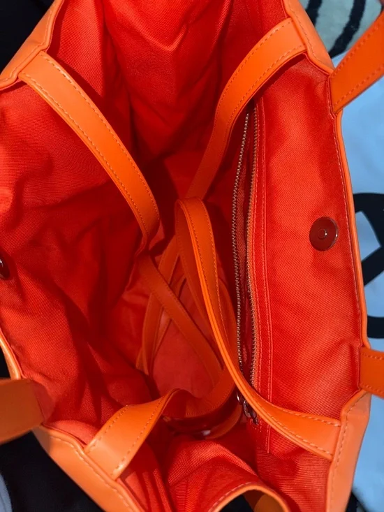 Orange Telfar - Picture 3 of 3